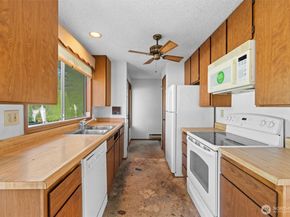 32713 1st Place S  236, Federal Way WA 98003