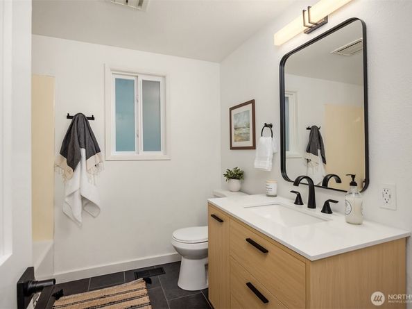 6560 Fletcher Bay Road NE, Bainbridge Island WA 98110