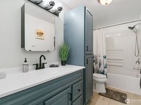 19225 18th Avenue NE, Shoreline WA 98155