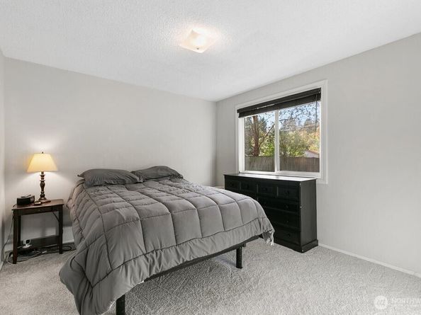 19225 18th Avenue NE, Shoreline WA 98155