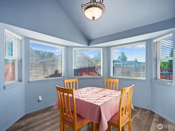 206 1st Avenue E, Pacific WA 98047
