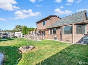206 1st Avenue E, Pacific WA 98047
