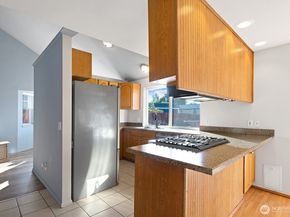 206 1st Avenue E, Pacific WA 98047