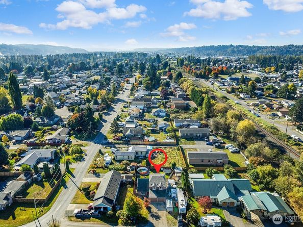 206 1st Avenue E, Pacific WA 98047