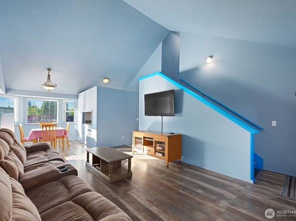 206 1st Avenue E, Pacific WA 98047