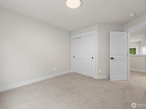 21424 116th Place SE, Kent WA 98031