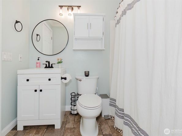 1799 NW Mulholland Boulevard, Poulsbo WA 98370