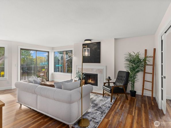 7850 E Green Lake Drive N 204, Seattle WA 98103