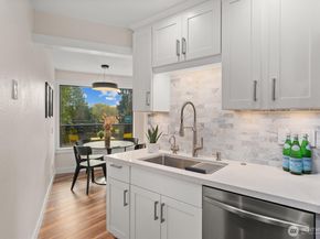 7850 E Green Lake Drive N 204, Seattle WA 98103
