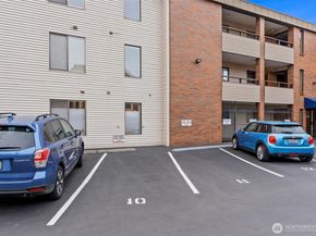 7850 E Green Lake Drive N 204, Seattle WA 98103