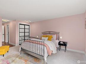 7850 E Green Lake Drive N 204, Seattle WA 98103