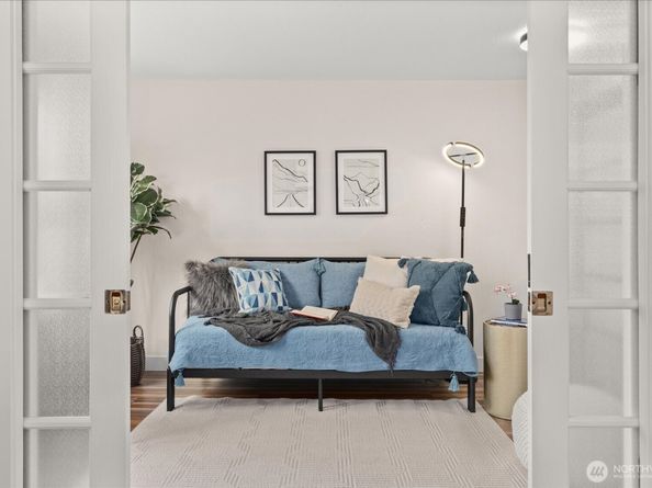 7850 E Green Lake Drive N 204, Seattle WA 98103