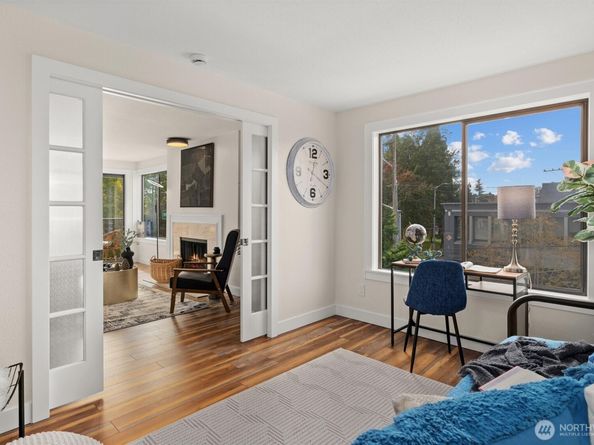 7850 E Green Lake Drive N 204, Seattle WA 98103