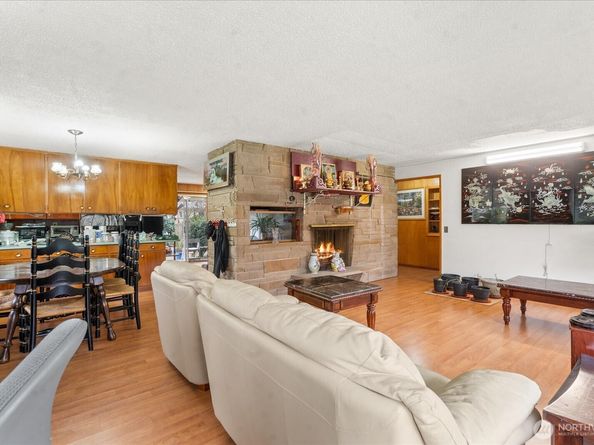 16545 Des Moines Memorial Drive S, Burien WA 98148