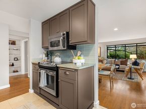 2101 Nob Hill Avenue N 1B, Seattle WA 98109