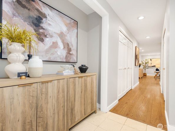 2101 Nob Hill Avenue N 1B, Seattle WA 98109