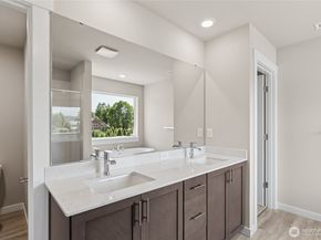 612 SE 11th Place 10, North Bend WA 98045