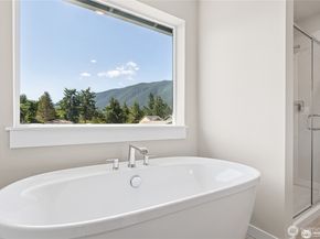 612 SE 11th Place 10, North Bend WA 98045