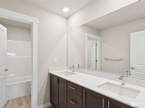 612 SE 11th Place 10, North Bend WA 98045