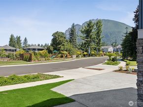 612 SE 11th Place 10, North Bend WA 98045