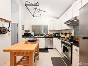 1614 NE 199th Court, Shoreline WA 98155