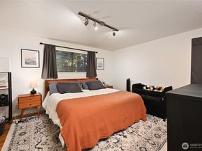 1614 NE 199th Court, Shoreline WA 98155