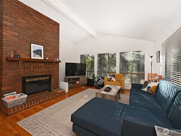 1614 NE 199th Court, Shoreline WA 98155