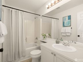 11622 114th Drive NE, Kirkland WA 98034