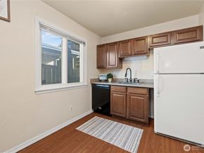 2111 S Kent Des Moines Road 39, Des Moines WA 98198