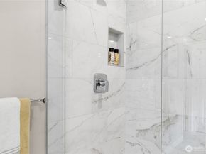 10520 135th Place NE 36, Kirkland WA 98033