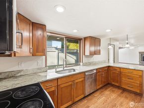 15931 22nd Avenue SW, Burien WA 98166