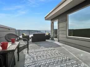 6225 NE 181st Street 101, Kenmore WA 98028