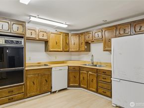 22827 Meridian Avenue S, Bothell WA 98021