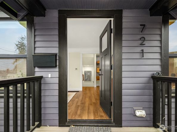 721 N 97th Street, Seattle WA 98103