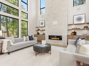 2202 102nd Place SE, Bellevue WA 98004