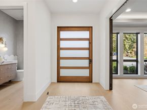 2202 102nd Place SE, Bellevue WA 98004