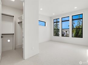 2202 102nd Place SE, Bellevue WA 98004