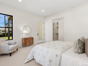 2202 102nd Place SE, Bellevue WA 98004