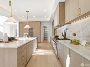 2202 102nd Place SE, Bellevue WA 98004