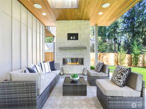 2202 102nd Place SE, Bellevue WA 98004