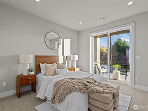 904 N 33rd Place, Renton WA 98056