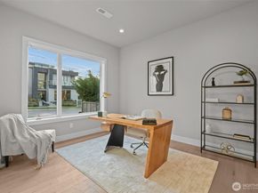 904 N 33rd Place, Renton WA 98056