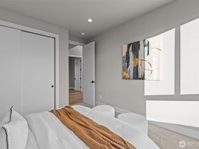 904 N 33rd Place, Renton WA 98056