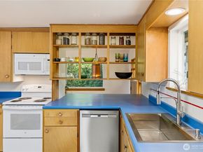 14111 12th Avenue SW, Burien WA 98166