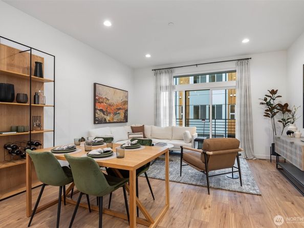 1142 129th Court NE, Bellevue WA 98005