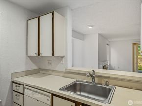 14424 NE 30th Place 29A, Bellevue WA 98007