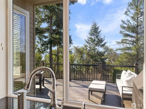 1915 205th Place NE, Sammamish WA 98074