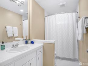 8213 37th Avenue SW, Seattle WA 98126