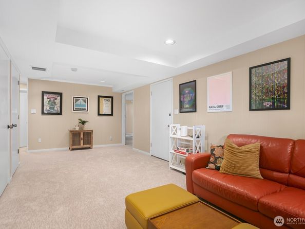 8213 37th Avenue SW, Seattle WA 98126