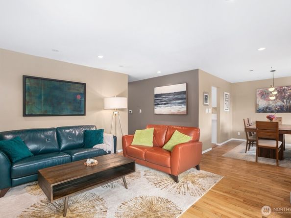 8213 37th Avenue SW, Seattle WA 98126